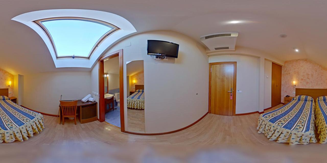 Hostal Restaurante Boccalino Леон Экстерьер фото