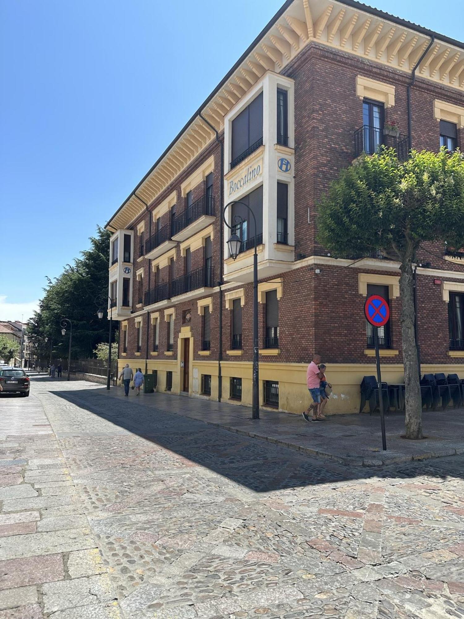 Hostal Restaurante Boccalino Леон Экстерьер фото